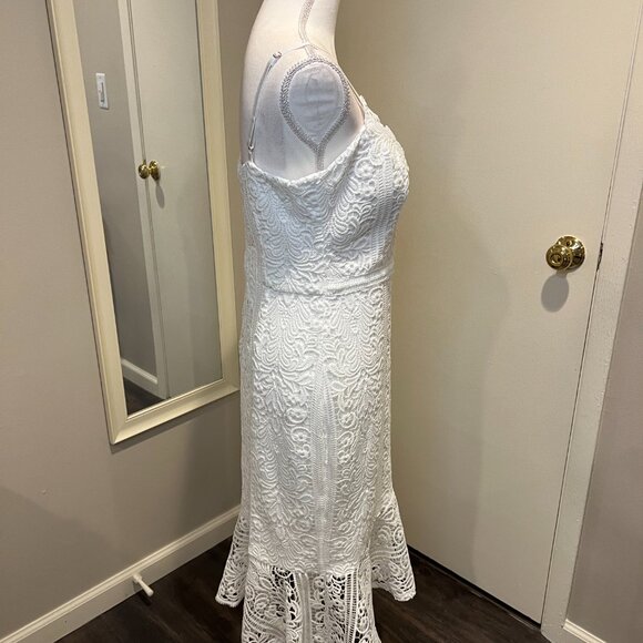 NWT Guess White Sleeveless Lace Trumpet Sheath Dress, Size 10 - Picture 7 of 16